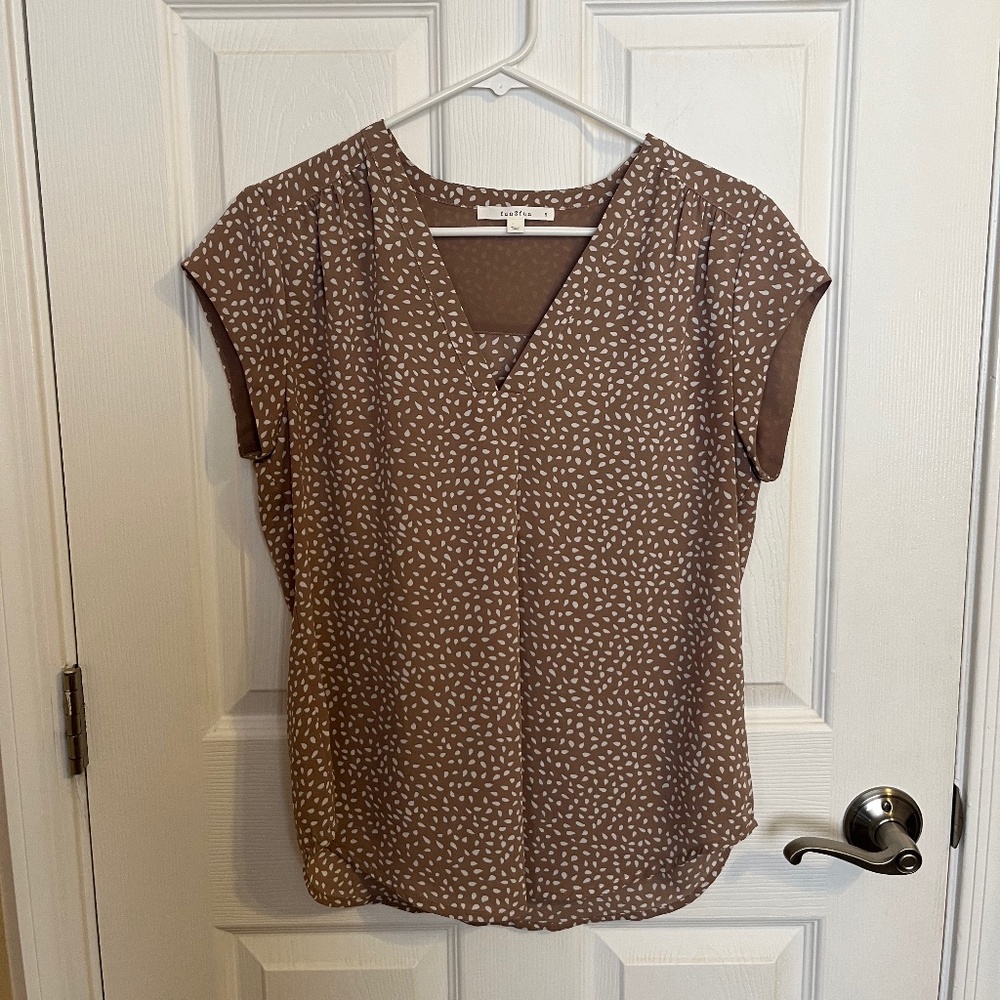 Tan Patterned Short Sleeve Blouse - Small